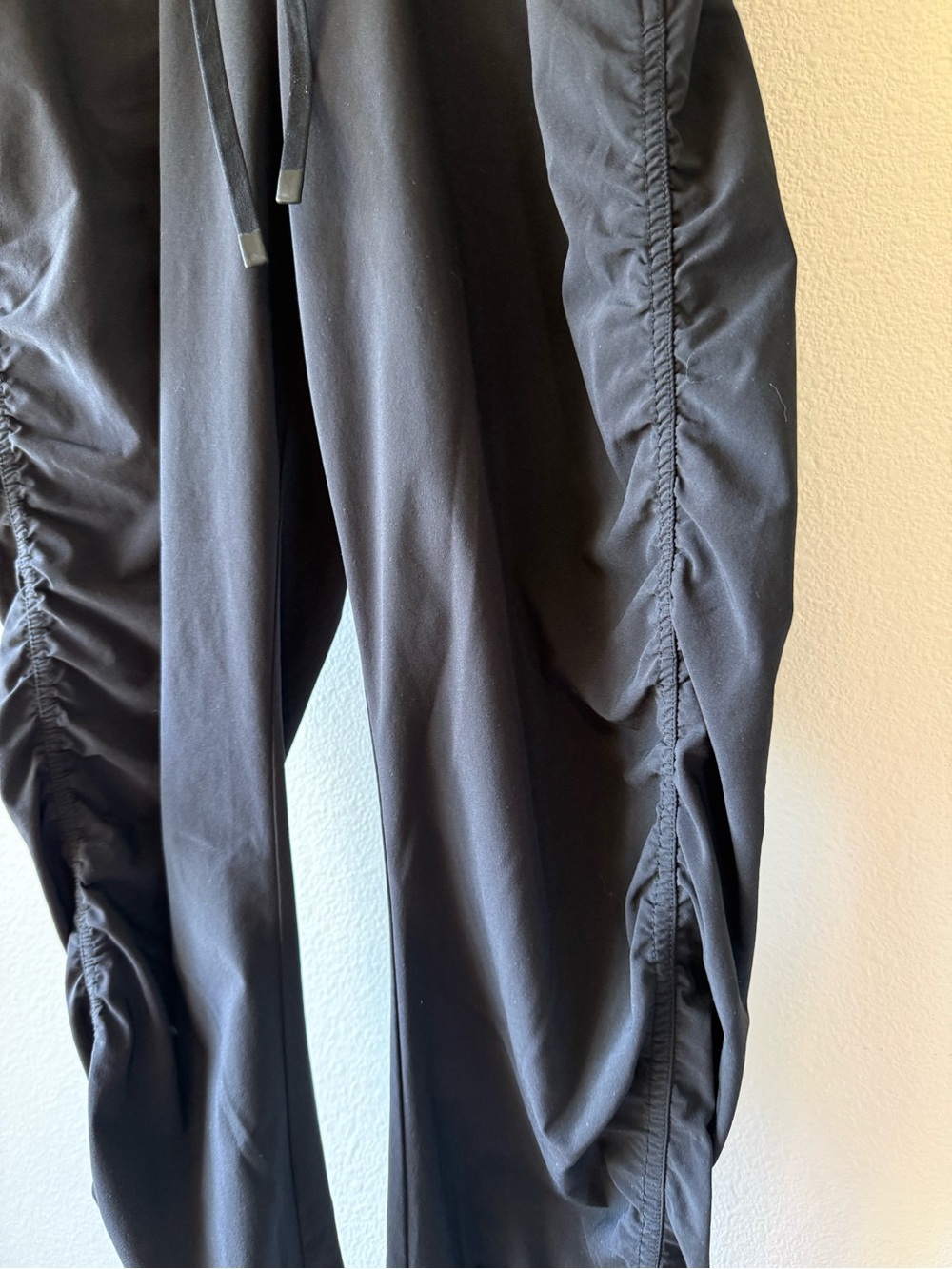 Athleta Black Ruched Drawstring Joggers - Picture 4 of 9